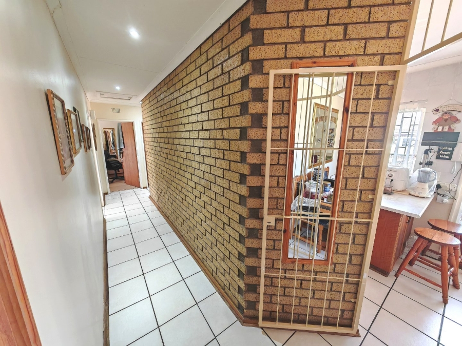 4 Bedroom Property for Sale in Pellissier Free State